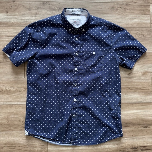 International Report Shirt Large Blue White Button Up Anchors Short Sleeve - Picture 3 of 9